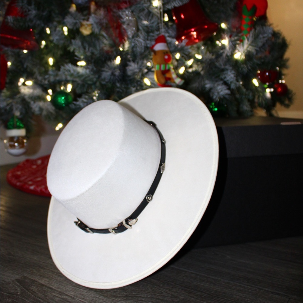 Ivory boater hat - leather buckle up band